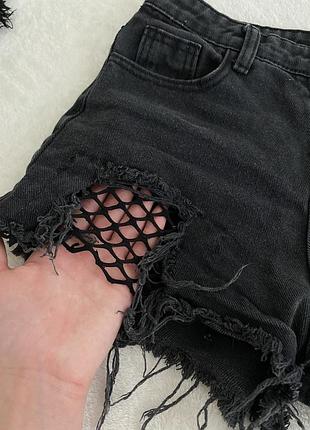Жіночі рвані джинсові шорти