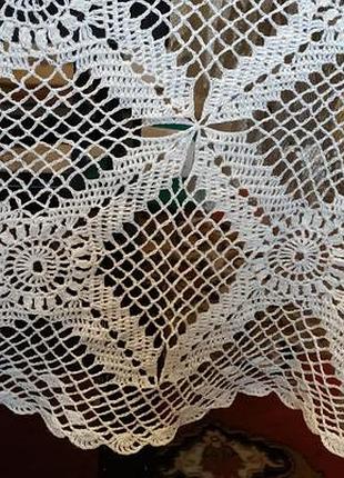 Скатертина льняна гачком квадратна