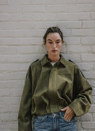 Куртка-бомбер под замш