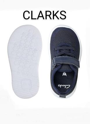 Кроссовки сникерсы для мальчика бренда clarks ant flux u9.   6   eur  22,5