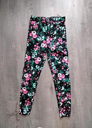 Джеггинсы stradivarius 38 в цветы
