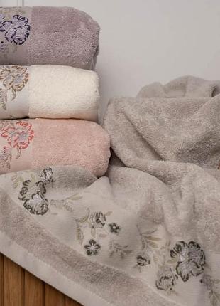 Рушники лицьові і банні махрові