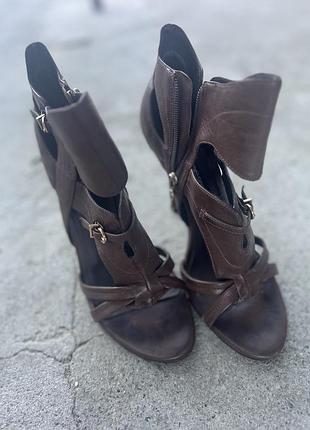 Босоножки  l.carvari 40 размер