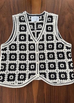 Ажурна жилетка zara