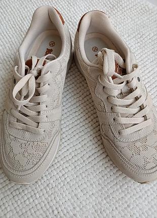 Кроссовки женские, комбинация натуральной кожи и текстиля британского бренда beach,37 размер,новые