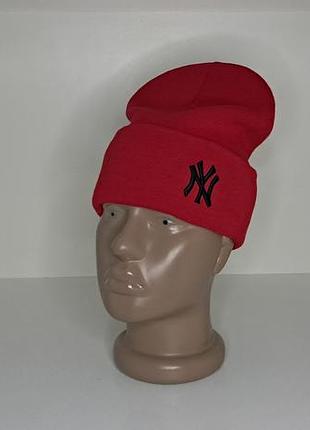 Стильная, молодежная шапка-лопатка