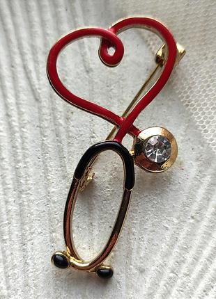Брошь сердце - стетоскоп, медицинская,