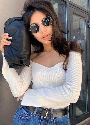 Кофта жіноча з декольте