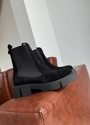 Черные замшевые ботинки челси сезон деми