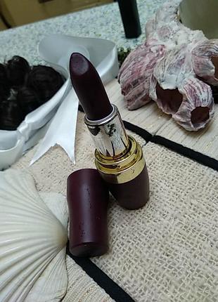 Помада темная romantic beauty