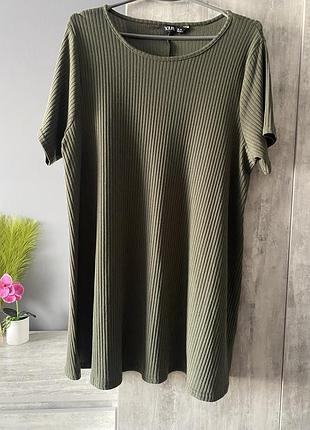 Футболка на широкі бедра