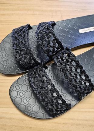 Шльопаеці ipanema  sempre nova