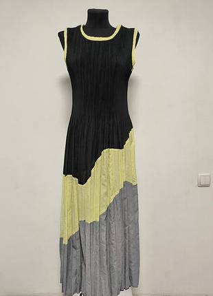 Неймовірна сукня з плісованою юбкою невероятное платье с плесерованной юбкой
