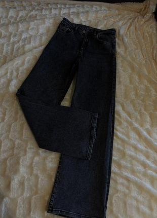 Сірі джинсові штани