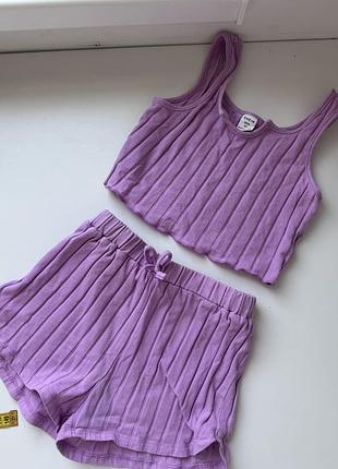 Набор топ и шорты