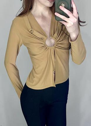 Блуза/лонгслів вінтажна з металевим кільцем та вставками  пісочного кольору