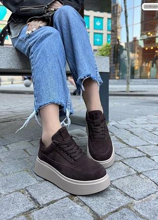 Кроссовки из натуральной замши