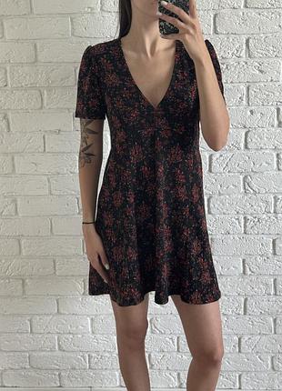 Сукня чорна квітковий принт