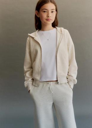 Кофта на флісі h&m. чудово підійде для прохолодних вечорів.