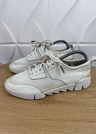 Оригінальні шкіряні кросівки clarks