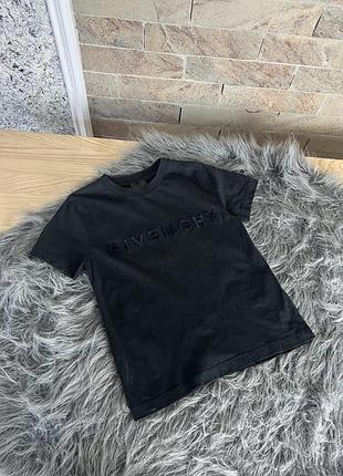 Футболочка givenchy