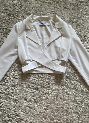 Топ піджак fb sister, білий з розрізами на запах на кнопках