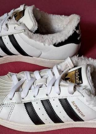 Кроссовки adidas оригинал.зимние на меху.размер 37