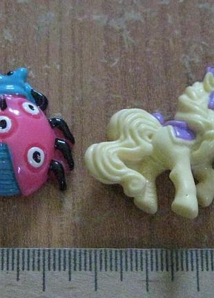 Игрушка kinder серия принцессы деснея и божа коровка