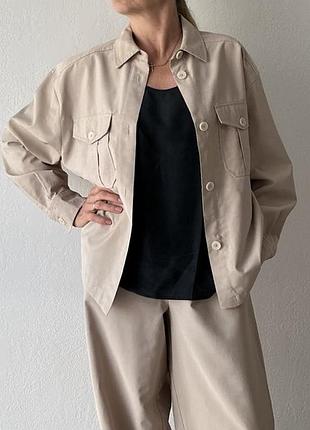 Бежевий жіночий брючний костюм із накладними кишенями від michelle keegan/британня 48, віскоза