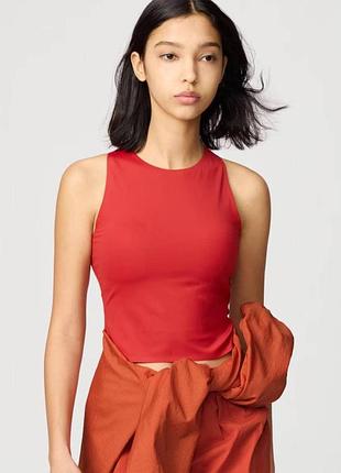 Женский топ active от uniqlo со вшитыми чашками