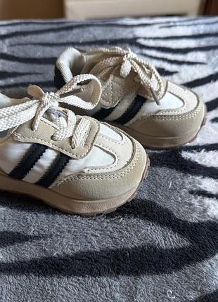 Кроссовки на мальчика