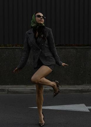 Твідовий костюм з шортами