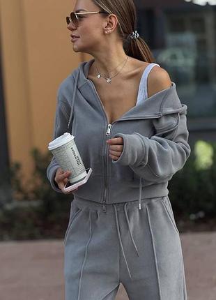 Костюм жіночий