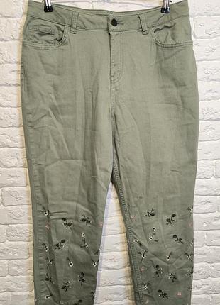 Фирменные стрейчевые джинсы
