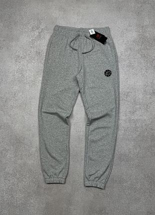 Мужские спортивные штаны new balance hoops essentials mp23580