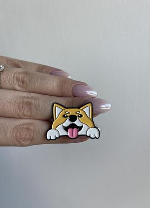 Пін значок металевий брошка веселий коргі з язичком