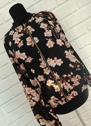 Женский шифоновый бомбер жакет в цветочный принт размио 16