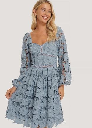 Na-kd
нейгровое цветочное вязаное крючком платье синего цвета с голубым оттенком