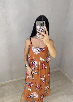 Сукня в квітковий принт