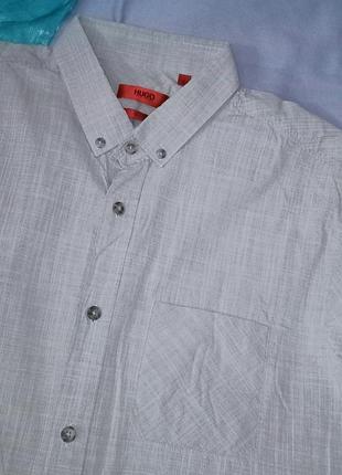 Новая светло-светло серая тонюсенькая котоновая рубашка с длинным рукавом.,m-l,hugo boss slim fit.