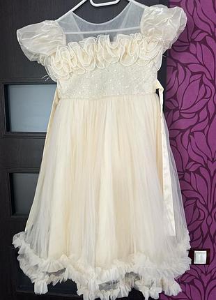 Платье для девочки молочного цвета