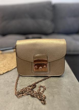 Сумка вечірня золота на довгосу ремінці цепку