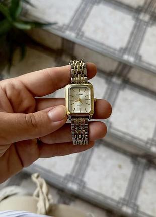 Стильний годинник