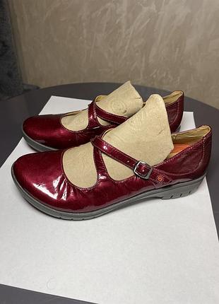 Туфлі лакові шкіряні clarks, 37 розмір