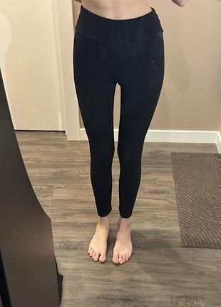 Чорні лосини в рубчик