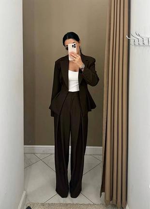 Костюм жіночий