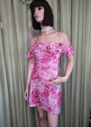 Платье стрейч трикотажное с открытыми плечами бренда 
"missguided", полиэстер+ коттон+ эластан, xs/s.