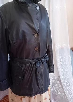 Натуральная кожаная мягкая куртка (фасон жакетный) фирмы c&amp;a размер 22.