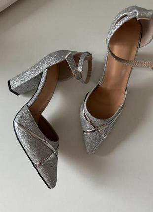 Туфлі срібні нарядні