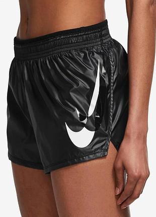 Жіночі спортивні шорти nike